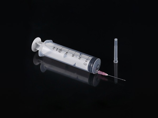 Шприц одноразовий Luer Lock трьохкомпонентний 50 мл з голкою 18G x 1 1/2’’(1,2х38 мм)